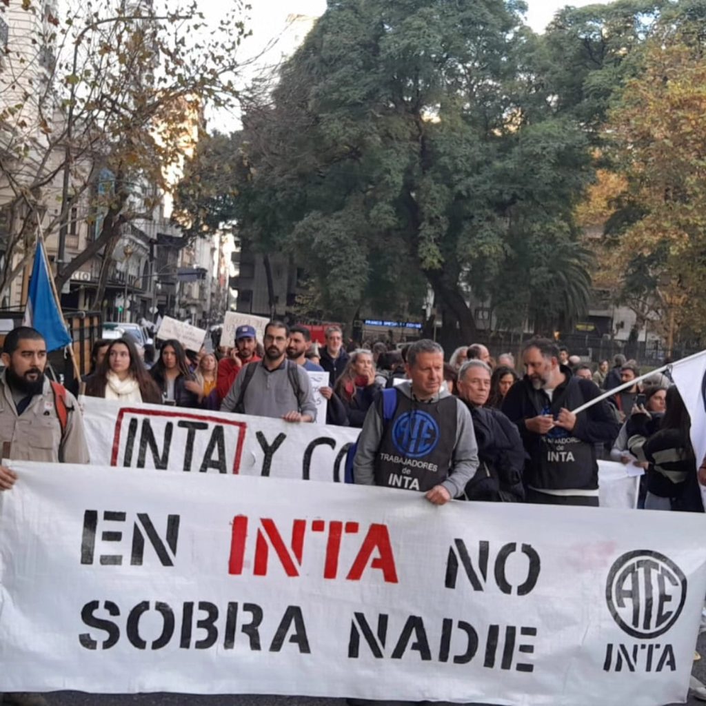 UN FALLO JUDICIAL FRENÓ EL PASE A DISPONIBILIDAD DE 300 TRABAJADORES DEL INTA UN FALLO JUDICIAL FRENÓ EL PASE A DISPONIBILIDAD DE 300 TRABAJADORES DEL INTA