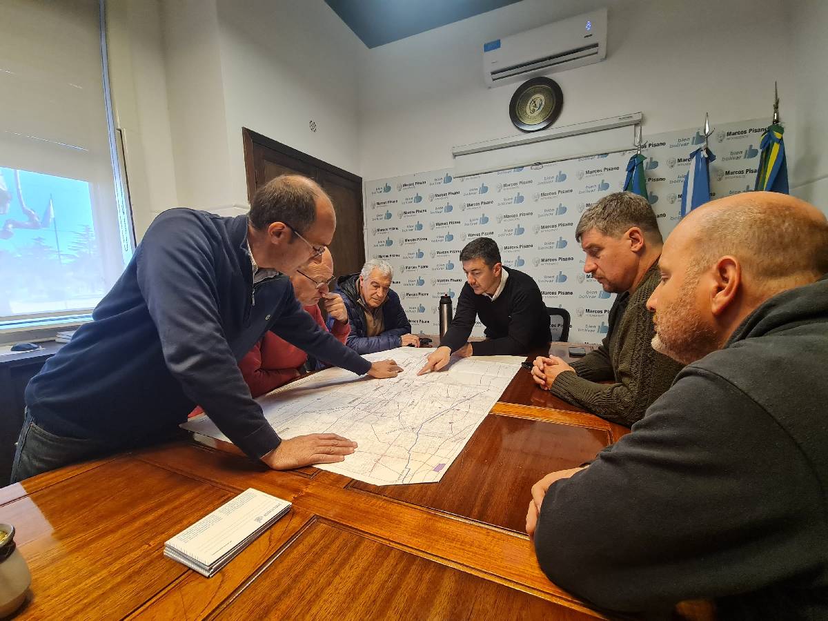 BOLÍVAR AVANZA EN UN TRABAJO ARTICULADO PARA EL ESCURRIMIENTO Y CONTROL DEL AGUA EN EL PARTIDO