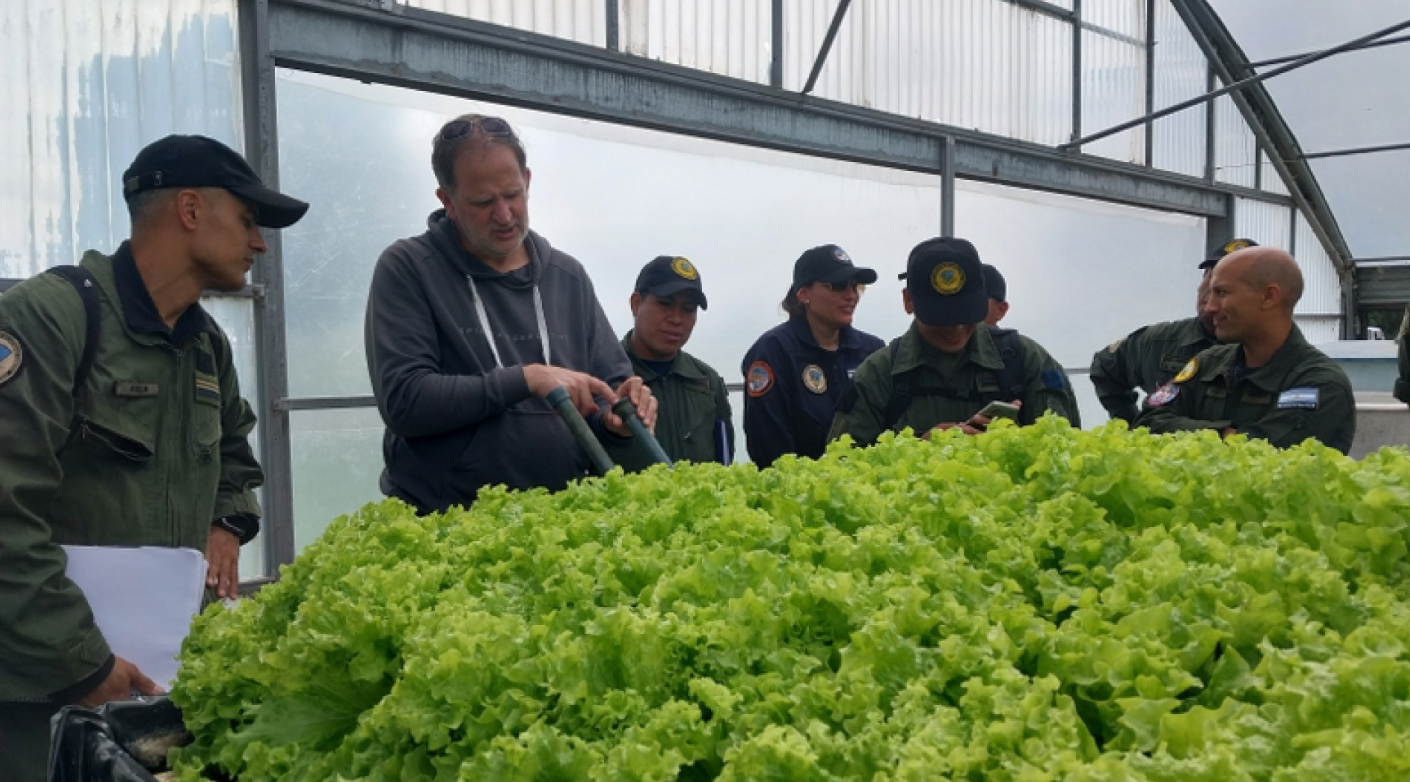 RUMBO A LA ANTÁRTIDA: SE CAPACITAN EN PRODUCCIÓN HIDROPÓNICA EN EL INTA SAN PEDRO